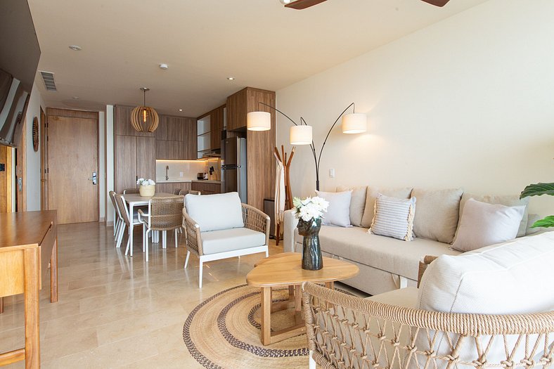 Beachfront Condo, Zantamar 205