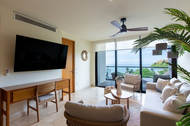 Beachfront Condo, Zantamar 305