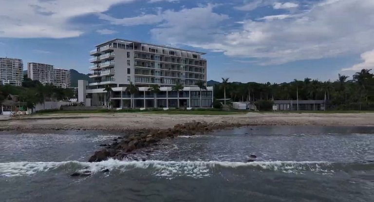 Beachfront Condo, Zantamar 305